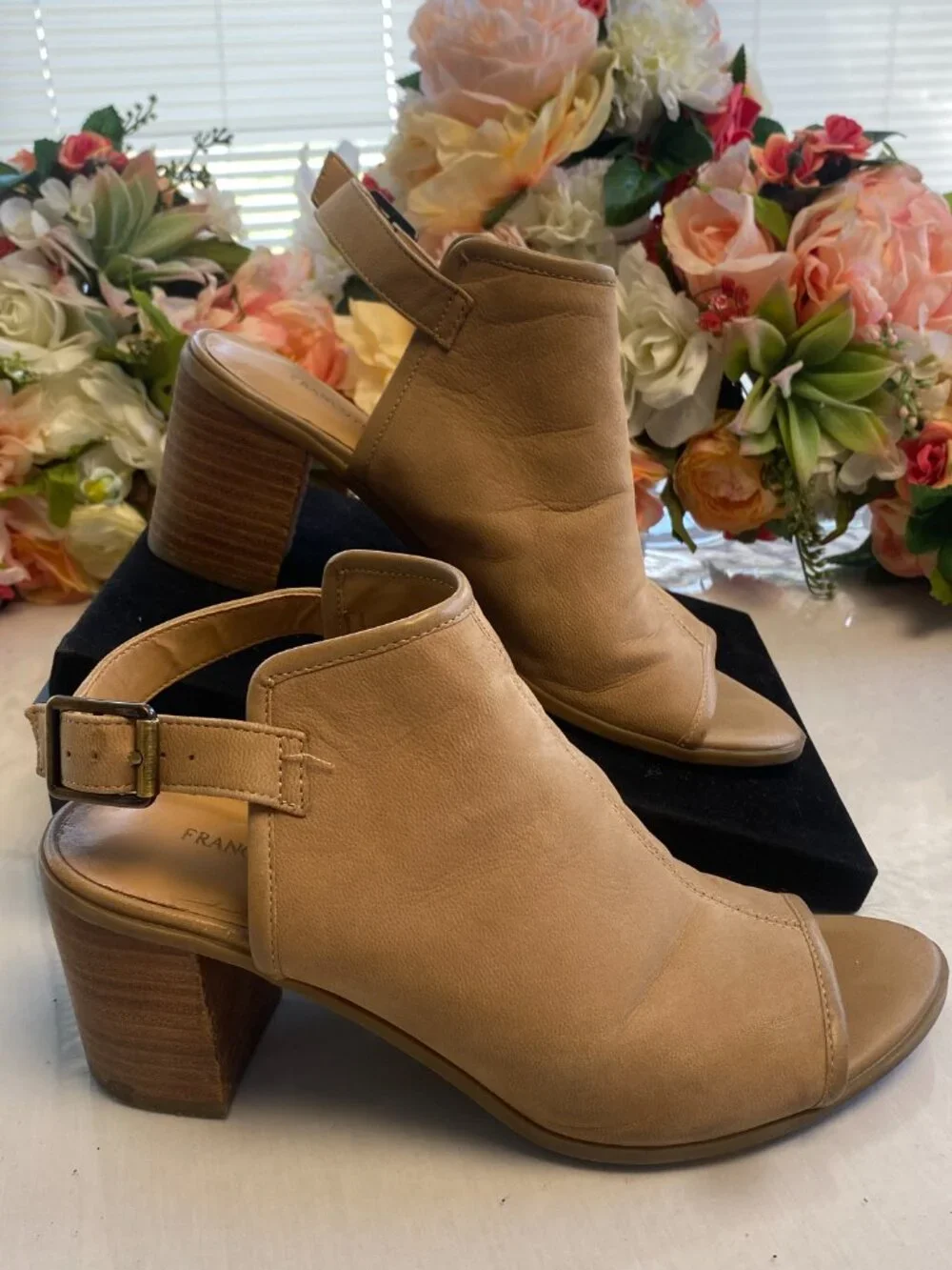 Franco Fortini Aniston Tan Leather Heel Sandals 7.5M